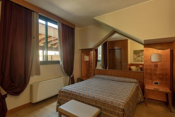 Futura Motel 4*