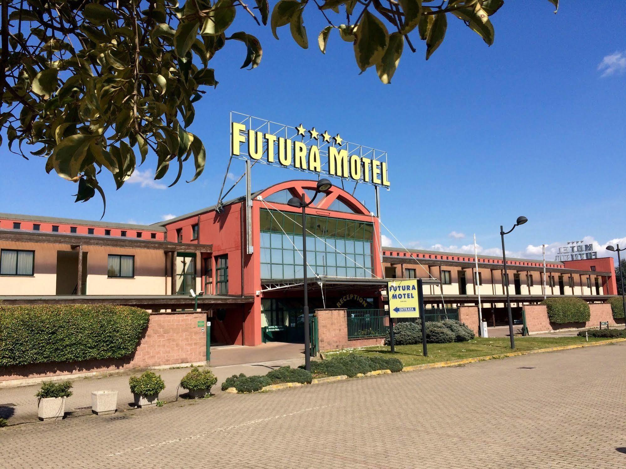 Futura Motel 4*